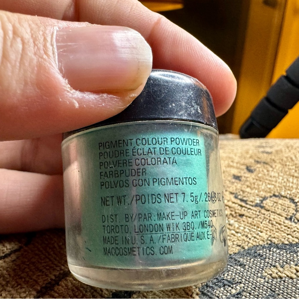 MAC Pigment Powder. - Picture 3 of 5